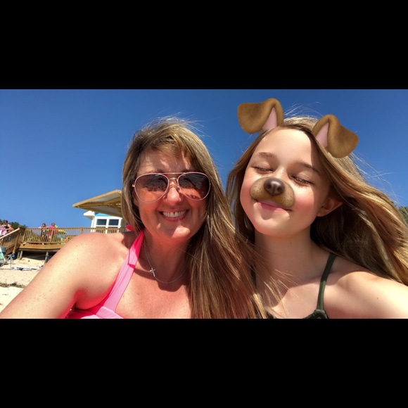 Meet your Posher, Angie - Picture 1 of 1